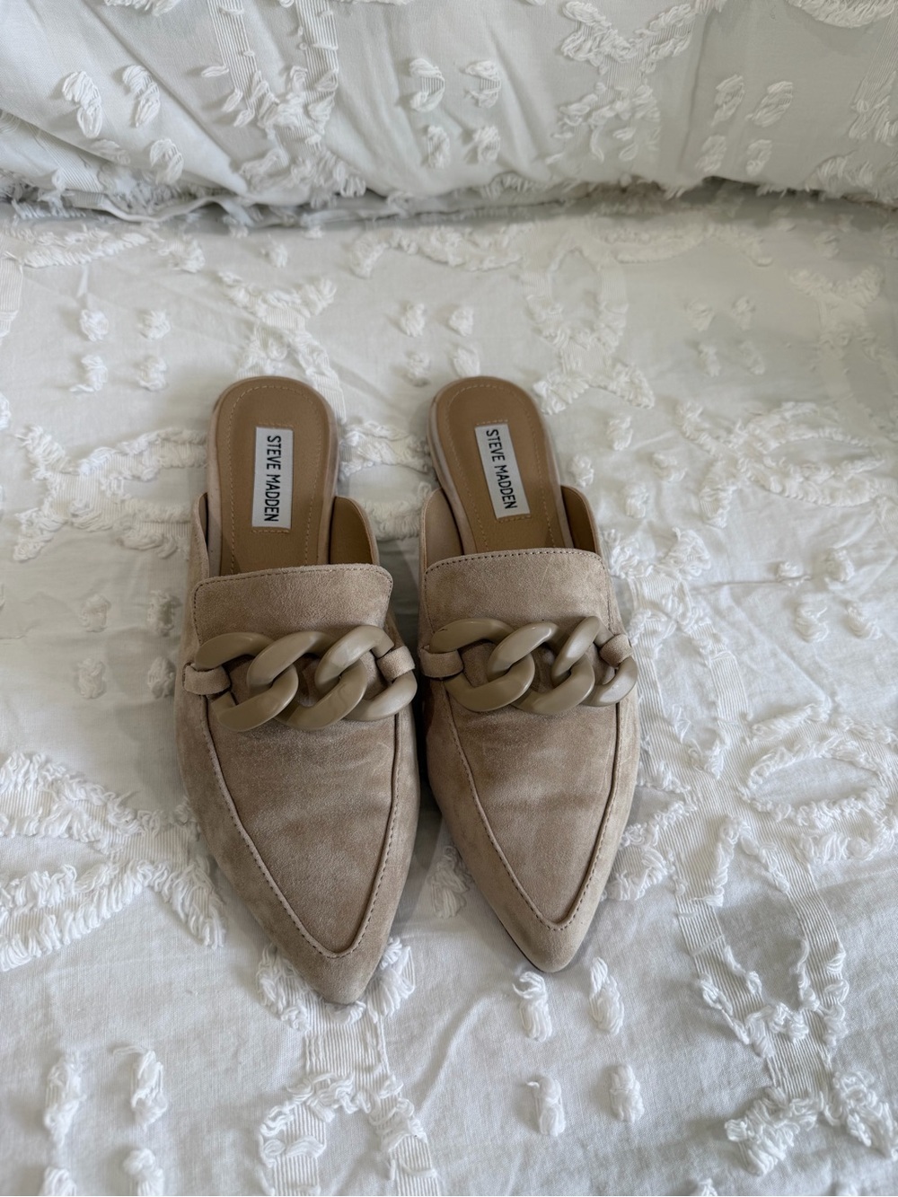 Steve Madden Taupe Suede Pointed Mule with Chunky Chain